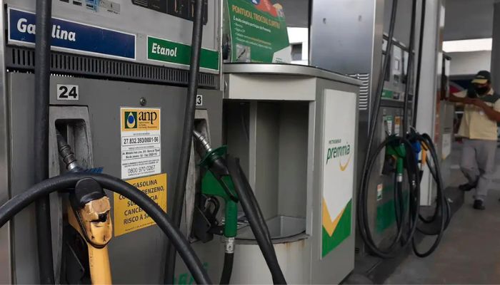 © Fernando Frazão/Agência Brasil Petrobras reduz preço da gasolina A para as distribuidoras